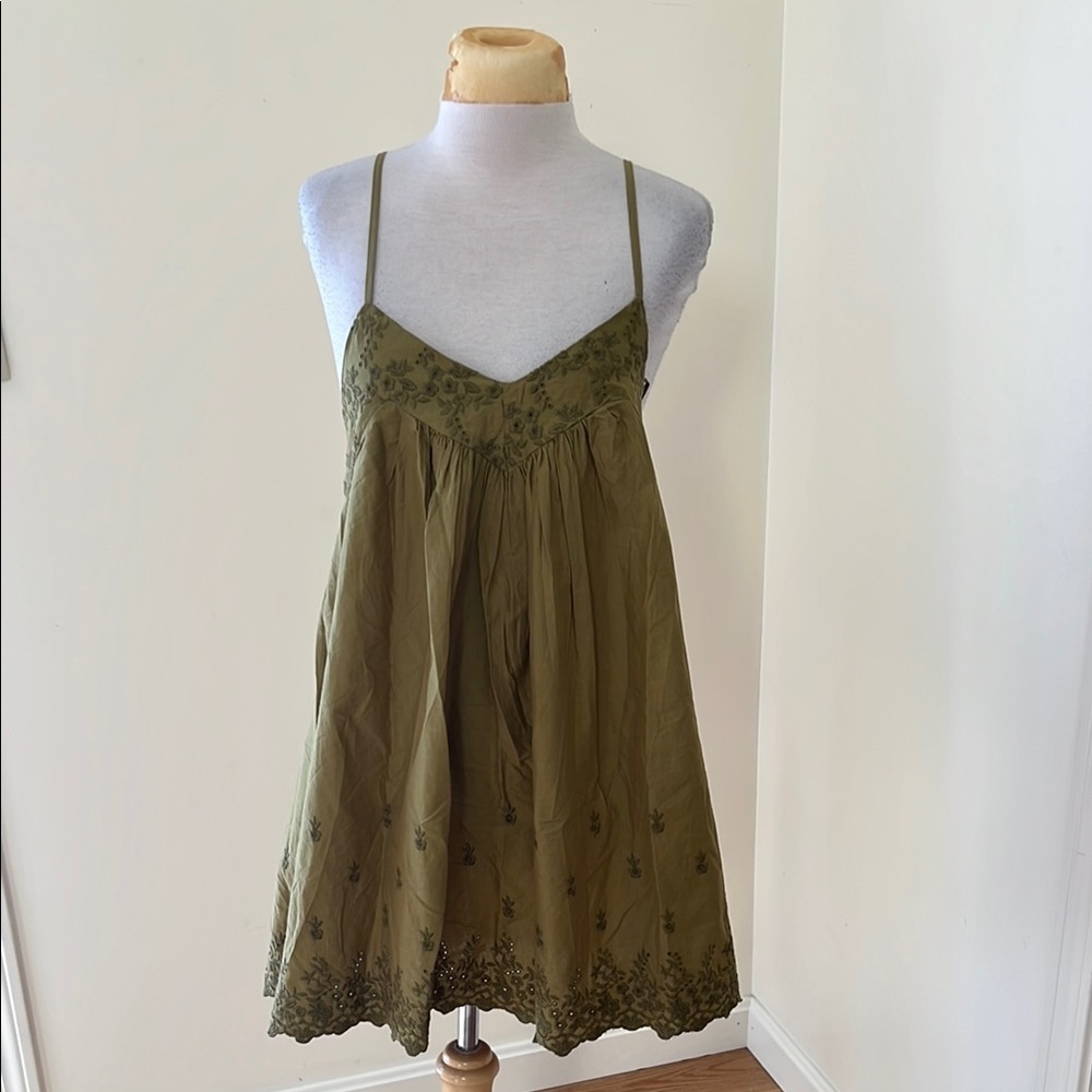 New! zara medium khaki Olive Green Embroidered chemise Dress. Bloggers favorite